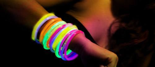Bracelets Lumineux Fluorescent, Assortis ou unicolore